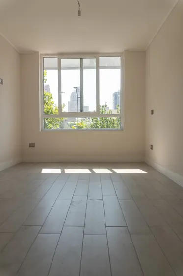 Departamento En Tercer Piso Frente Metro Santa Ana
