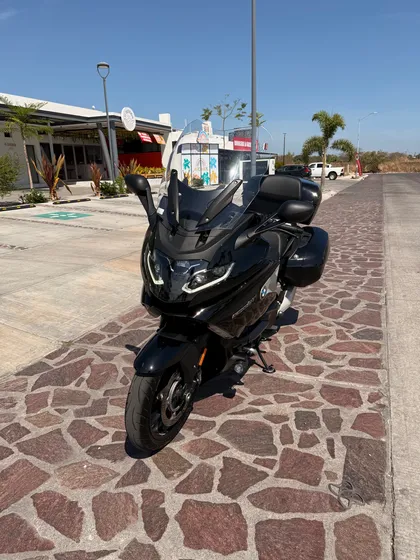 K1600 Gt Con Top Case Seminueva 2023