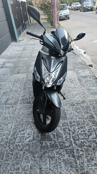 Scooter Kymco 200 Agility + Como Okm