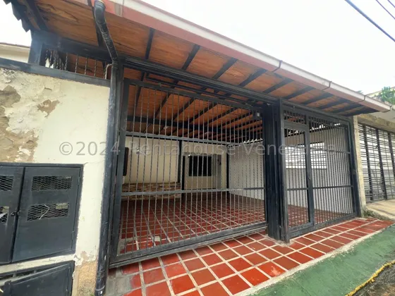 Hermosa Casa En Venta En Urb Terrazas Hacienda La Victoria Area De Patio Amplio Estacionamiento Excelente Precio Estef 25-6557
