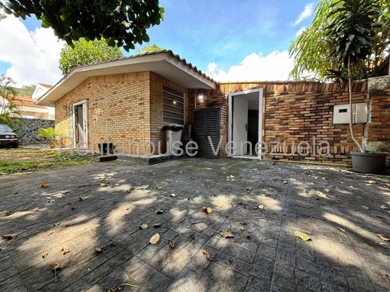 Venta Casa Bella Y Amplia 365mts2. Colinas De Los Ruices