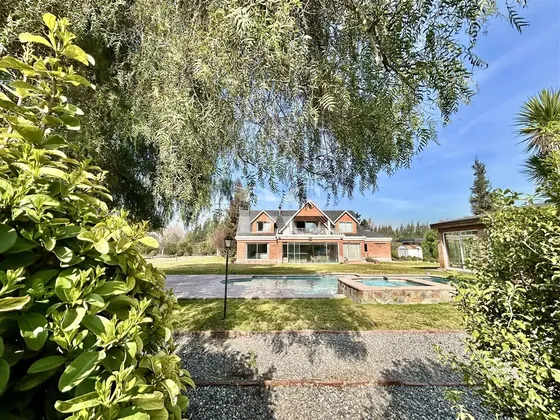 Casa Venta 5dorm San Nicolas Diacono Cond Chicureo Poniente