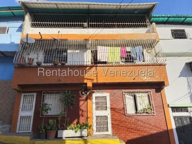 Rah Chacao Vende Casa La Pastora 25-18268