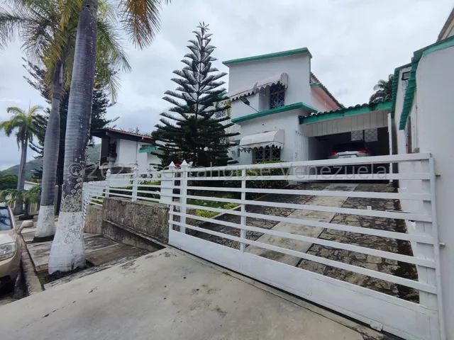 Casa En Venta Ubicada En El Castaño  Maracay, Fvina 25-15301