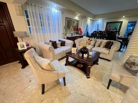Casa De Venta En Las Pradera  4 Habitaciones  4 Baño Baño De Visitas  Oficina  Cocina  Sala/ Comedor  Sala De Estar  Patio  Piscinas  Cuarto De Servicio  4 Parqueo    Precio Us$ 5500.000