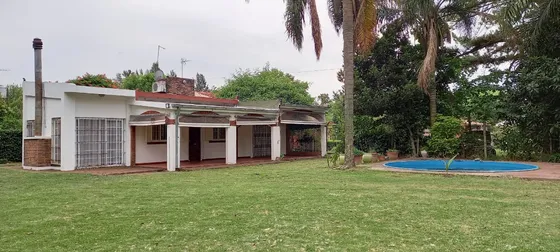 Venta Casa De Dos Dormitorios En Victorino De La Plaza