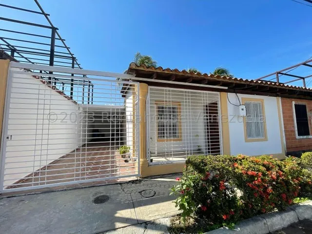 Casa En Venta La Blanquera, Palo Negro 24-10334 Hc