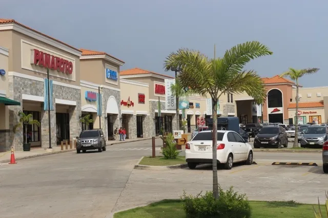 Se Alquilan Locales Comerciales En Boulevard Costa Verde, Planta Alta
