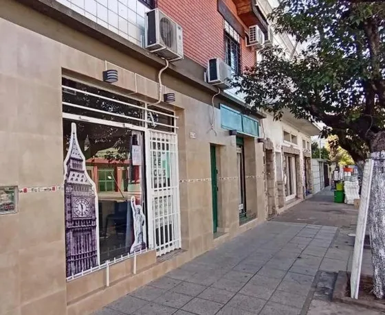 Casa En Venta - 3 Dormitorios 1 Baño - Local - 186mts2 - Ramos Mejía