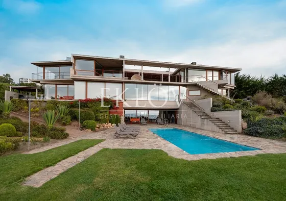 Exclusiva Casa Frente Al Mar Punta Pite Zapallar