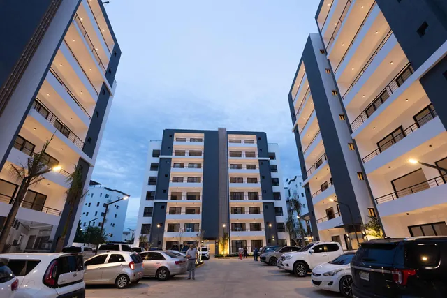 Torre De Apartamentos En Urbanización Las Dianas