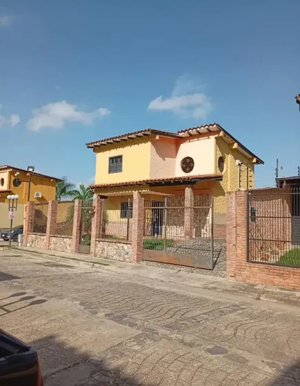 Venta Casa Dos Nivel Urb. San Diego Mig