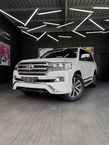 Toyota Land Cruiser 200 Vxs V8 5.7