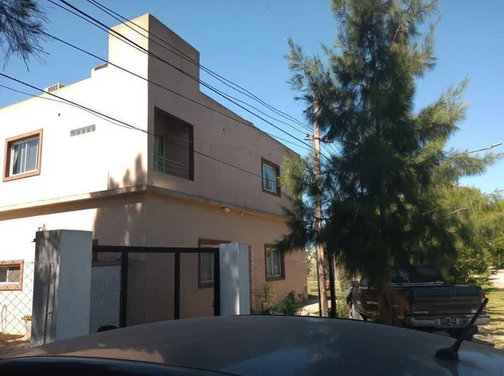 Casa En Venta - 4 Dormitorios 2 Baños 4 Cocheras - 1000 Mts2 - El Rodeo, Abasto, La Plata