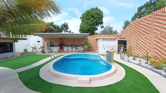 Casa Quinta En Venta Al Este De Barquisimeto Con Piscina: 1.000m² De Terreno, 600m² De Construcción, 5 Habitaciones Y Área De Parrillera @eloisabermudez.rah