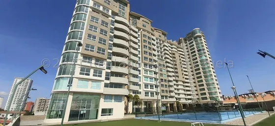 César Bullones Alquila Apartamento Exclusivo En Zona Este, Lara 23-24469