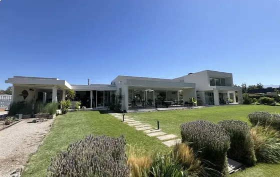 Se Vende Lujosa Y Moderna Parcela En Club  Las Brisas