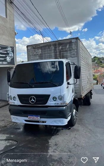 Caminhao  Bau 5.5 Metros