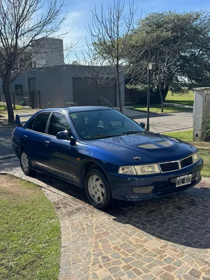 Mitsubishi Lancer Glxi