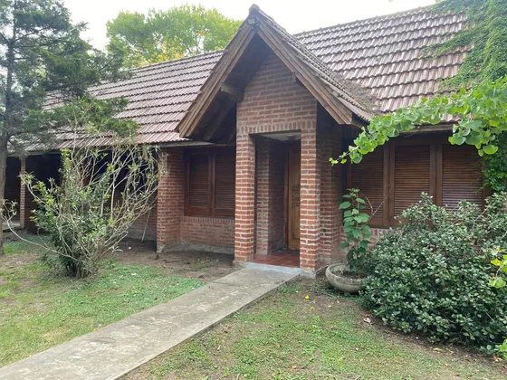 Casa En  Alquiler, En City Bell