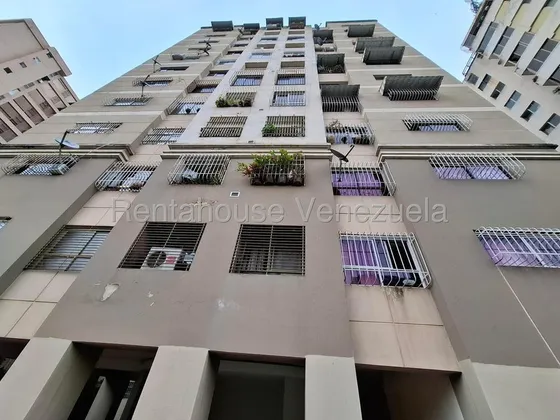 Se Vende Apartamento En El Paraiso 25-24006