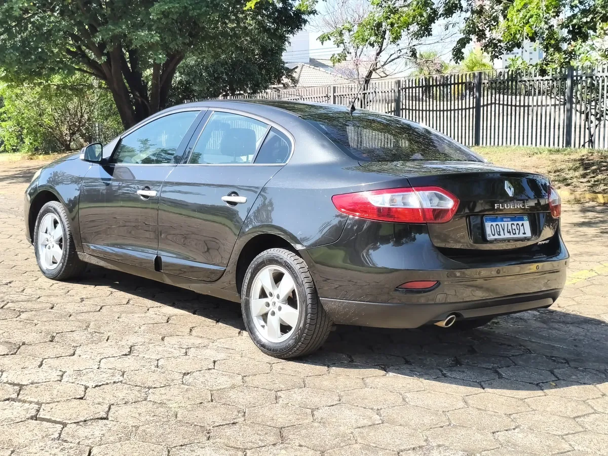 Renault Fluence 2014 2.0 Dynamique X-tronic Hi-flex 4p — foto 3