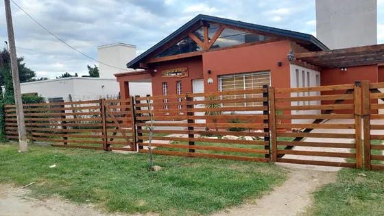 B&s Group / Casa Alquiler Anual - Villa Carlos Paz