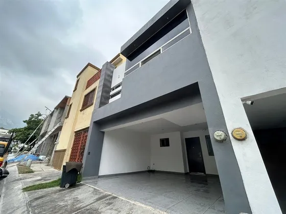 Casa En Renta En Santa Catarina