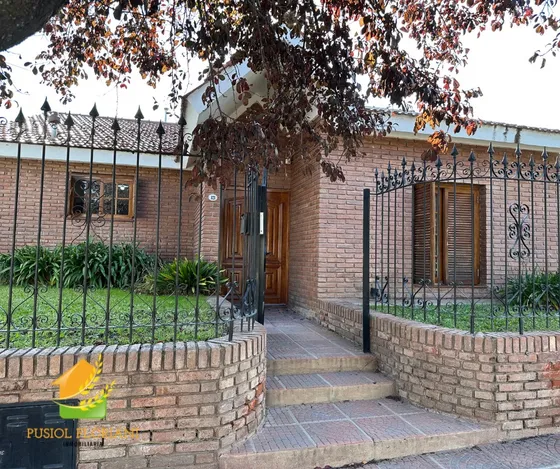 Casa De Categoría En Barrio Pellegrini  Confort, Estilo Y Espacios Que Enamoran