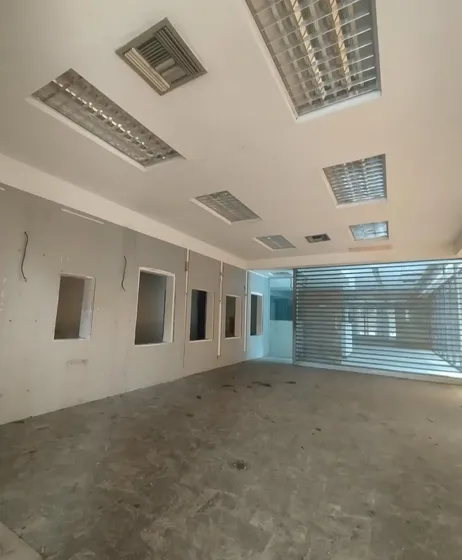 Venta (cliente Directo) Local Comercial 2 Niveles De 564 Mts2. Para Remodelar. A Pie De Calle. Ubicado En Prestigioso Edificio Empresarial. Altamira, Av. Francisco De Miranda - Chacao. Milthonhouse53