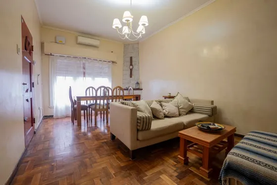Alquiler Casa De 4 Ambientes Con Jardin- Lomas 