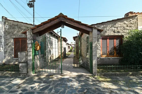 Complejo De 9 Departamentos En Venta V. Tuerto