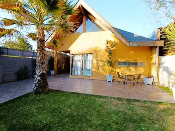 Se Vende Casa Con Amplio Terreno, Rojas Magallanes, La Fl...