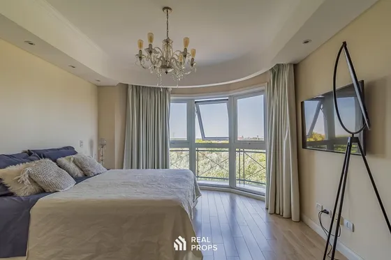 Venta De Departamento 3 Ambientes Más Dependencia De Servicio Y Cochera En Chateau Puerto Madero