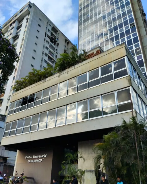 Nuevo Precio...tu Oficina En Plena Av. Fco. De Miranda