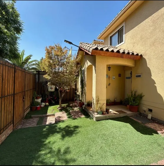 Casa En Arriendo De 3 Dorm. En Huechuraba
