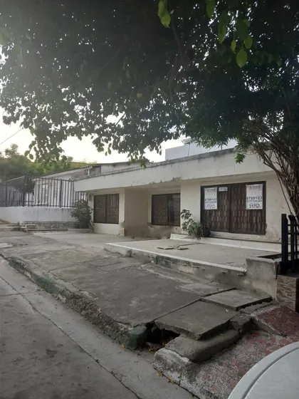 Inmueble Amplio, Ubicado En Zona Segura Y Muy Central, Oportunidad De Inversión. Cod. 41315