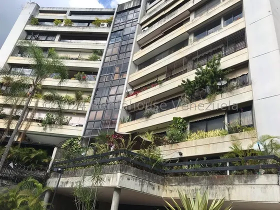 Espectacular Apartamento Remodelado Con Detalles De Alta Gama En Venta En Sebucan Yf