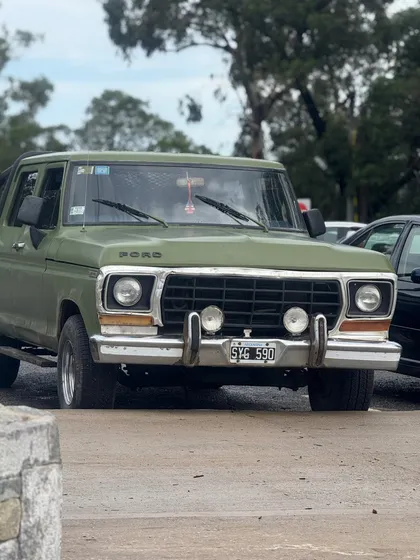 Ford F-100 3.9d Lujo