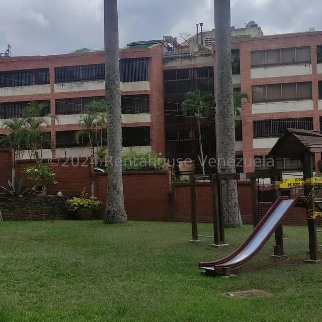 Apartamento En Venta Urb. Miranda Mls #25-18103