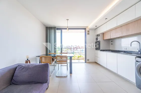 Venta Departamento 2 Ambientes Con Doble Balcón En Morón.