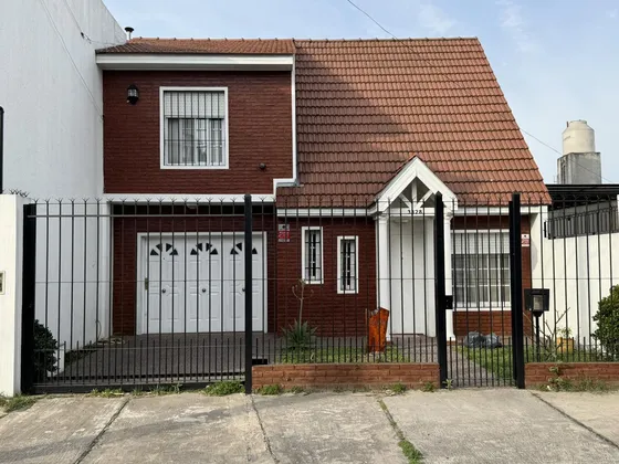 Casa De 4 Ambientes En San Justo Apto Crédito