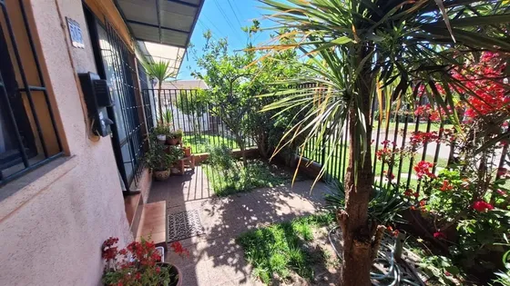 Casa En Venta De 4 Dorm. En Maipú