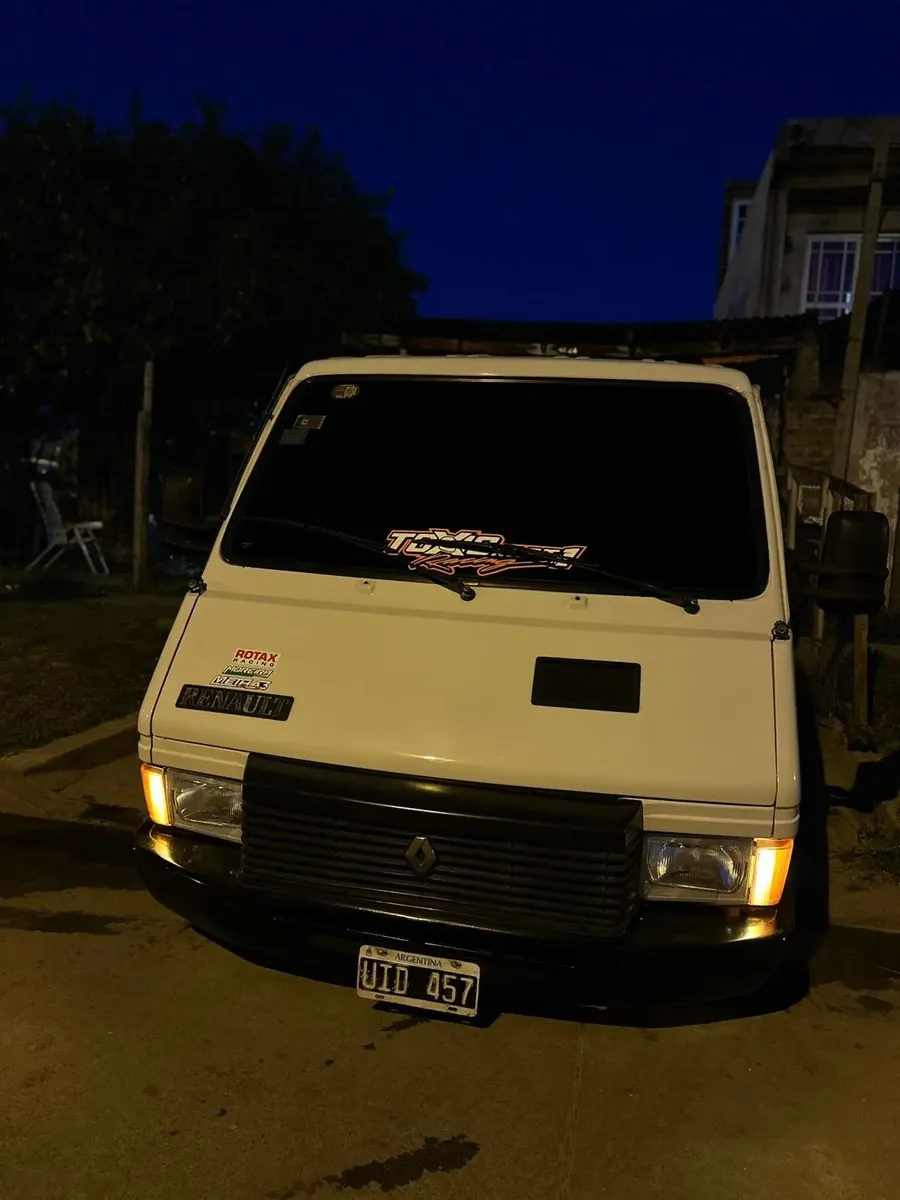 Renault Trafic 1.4544377496907950088