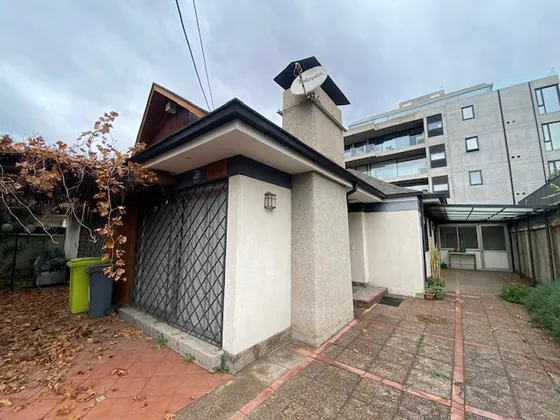 Linda Casa Sólida En Vitacura. 3d+2b. Uf 12.200