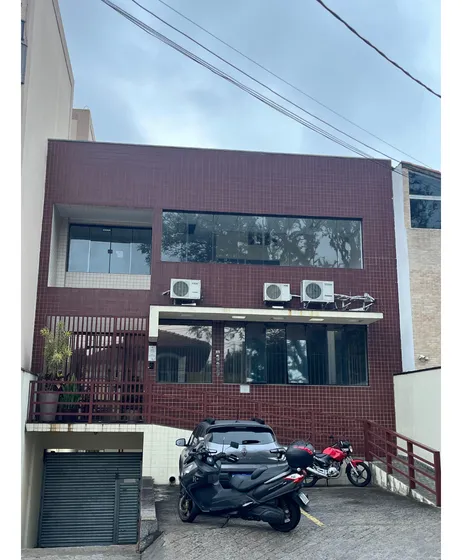 Prédio Comercial Com 709m2, 3 Pavimentos E 3 Vagas Garagem