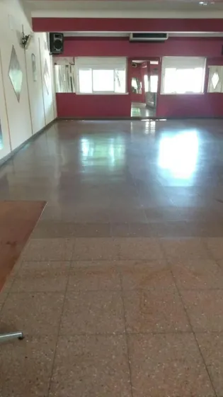 Edificio Comercial En Alquiler - 7 Oficinas 5 Baños - Sum - 360mts2 - Agronomía 