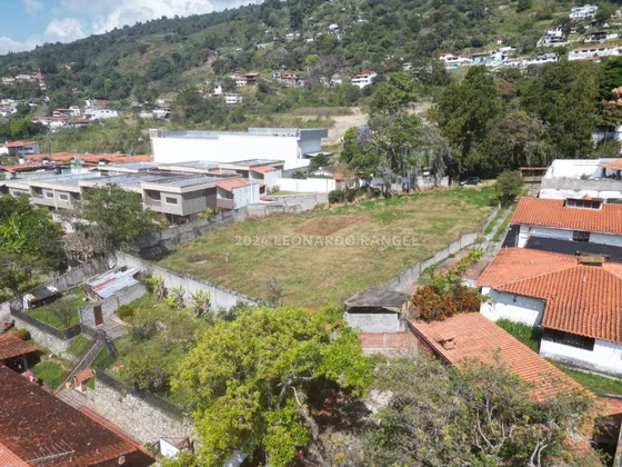 Se Vende Terreno De 1.454 M² Urbanización Los Pinos, Mérida.