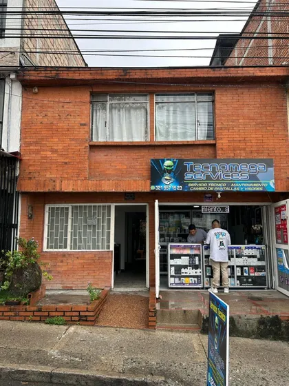 Casa Dos Pisos Mas Local