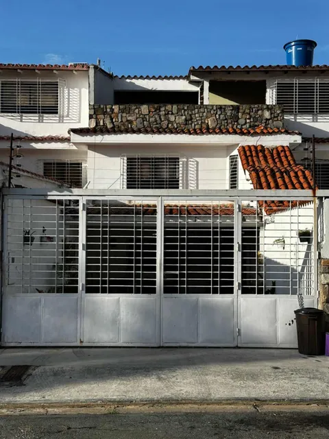 Vendo Townhouse En El Bosque Valencia Calle Cerrada